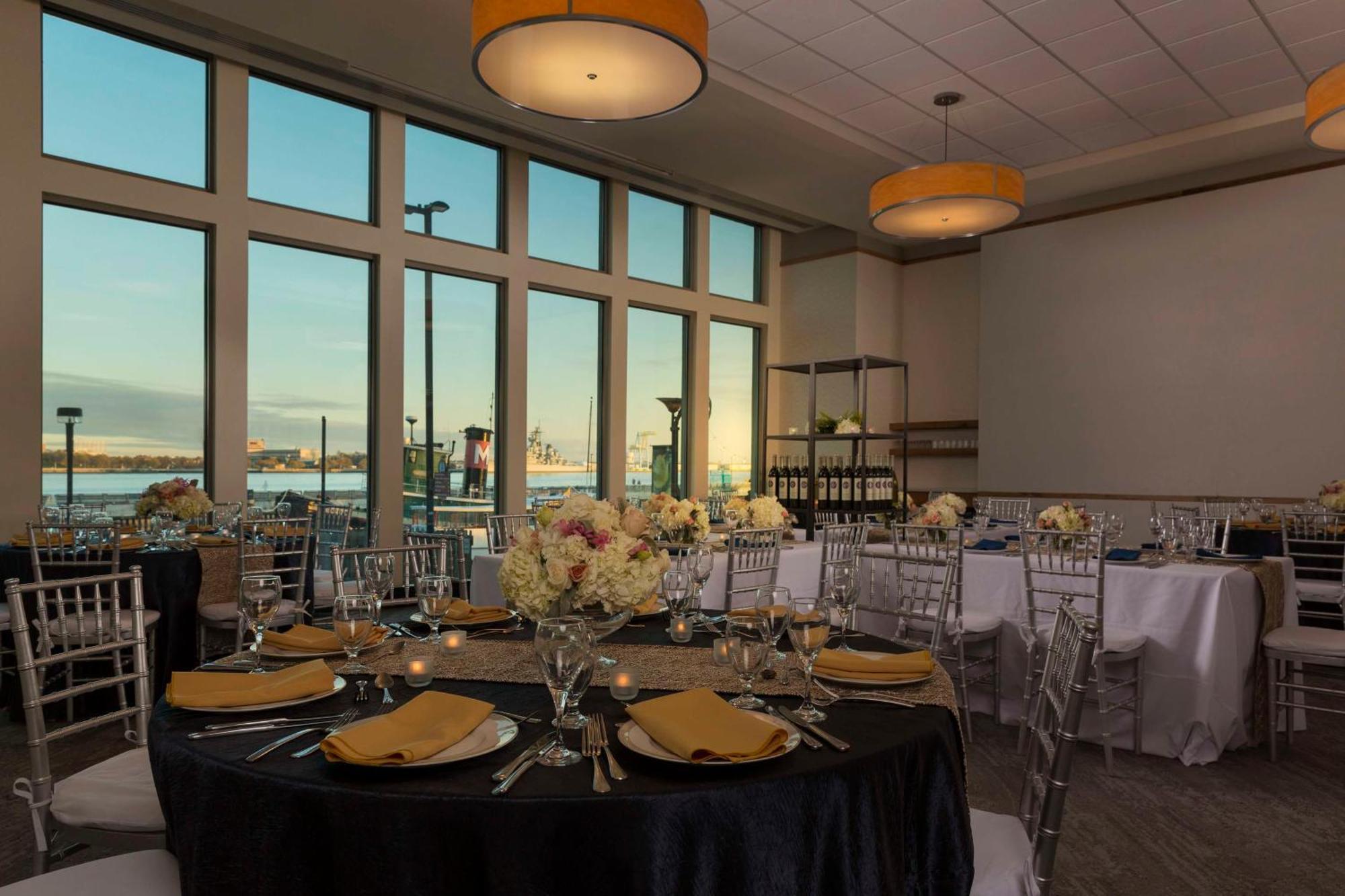 Hotel Hilton Philadelphia At Penn'S Landing Exterior foto