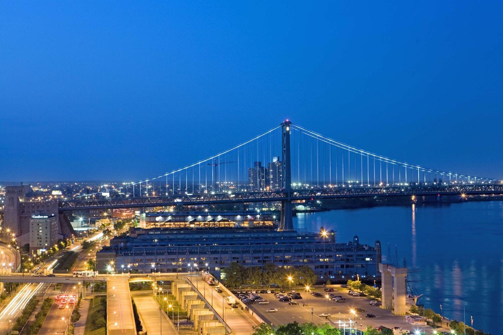 Hotel Hilton Philadelphia At Penn'S Landing Exterior foto