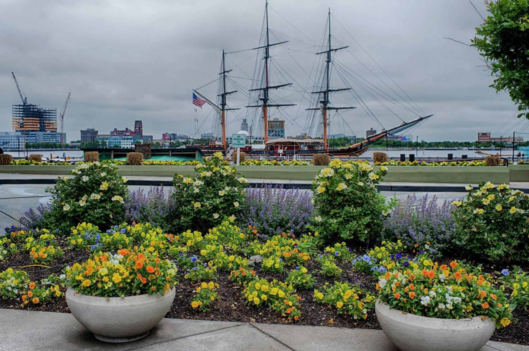 Hotel Hilton Philadelphia At Penn'S Landing Exterior foto