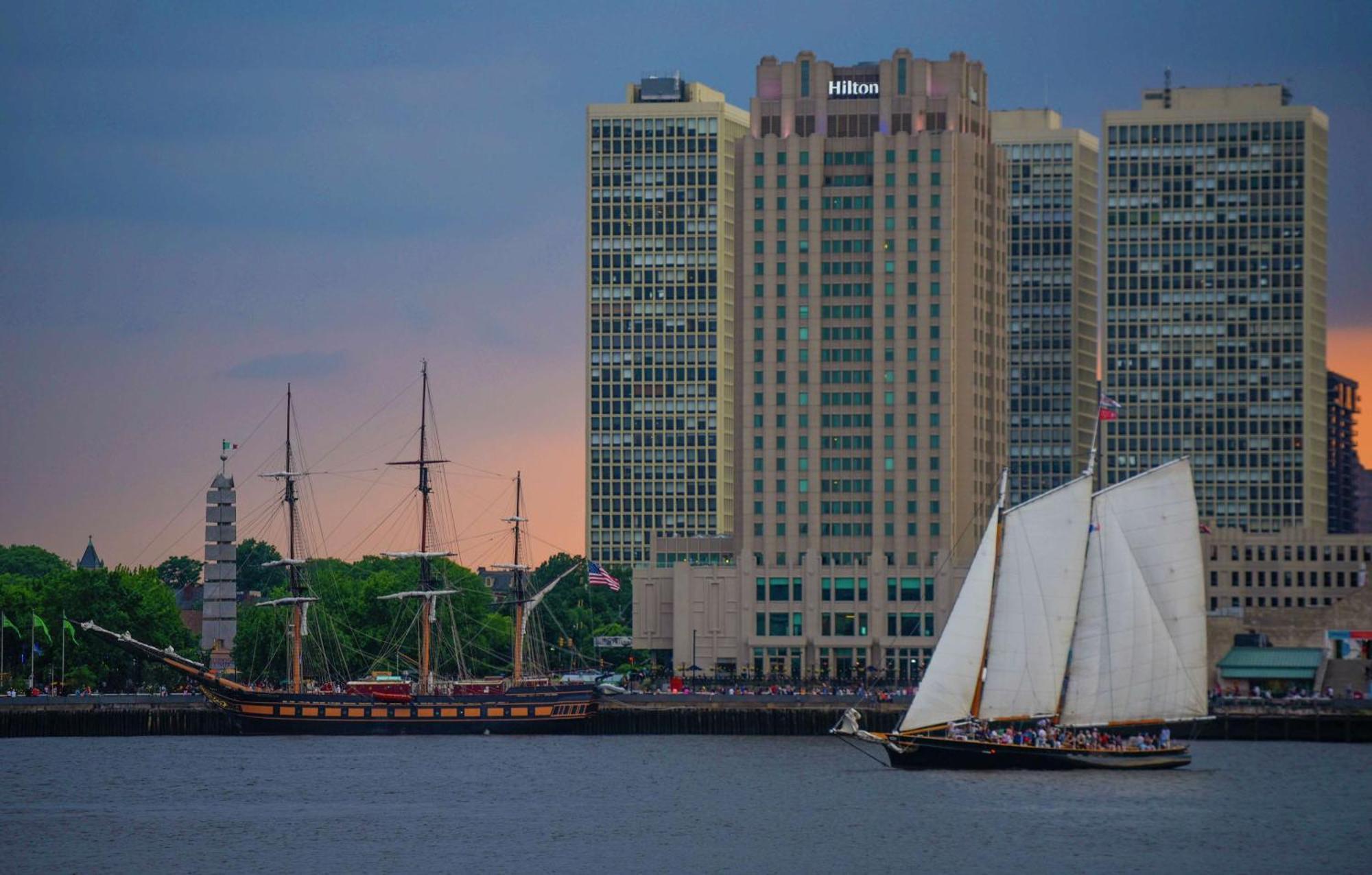 Hotel Hilton Philadelphia At Penn'S Landing Exterior foto